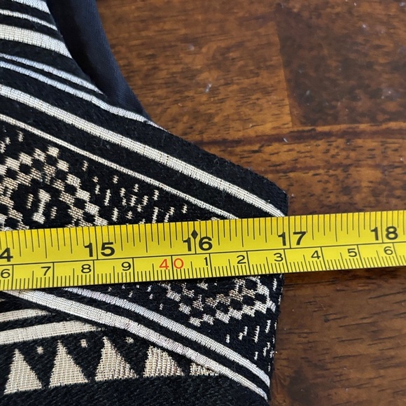 Chic Geometric Patterned Mini Dress - Picture 10 of 12